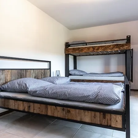Górski Dom Dla 30 Osób Z Sauna Oraz Salą Do Integracji *